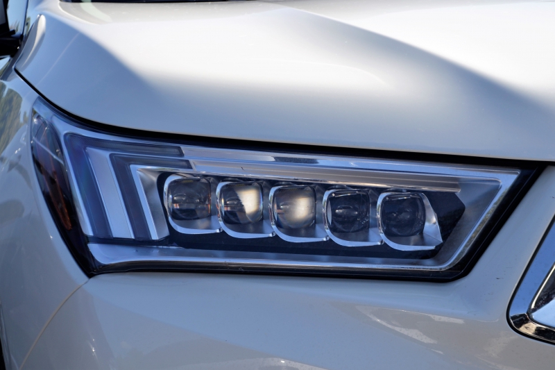 moto-AIGLUN-min_acura-headlamp-2834131